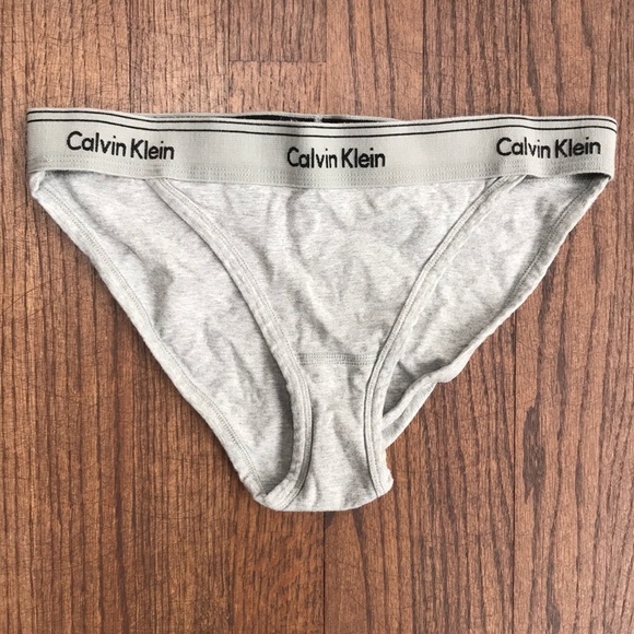 Calvin Klein bra and underwear set - Picture 3 of 5